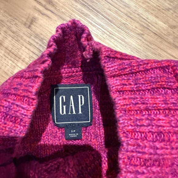 GAP Magenta Cable Knit Sweater - Picture 5 of 6